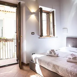  Apartment Tina House - Il Cortile Nel Centro Storico Di